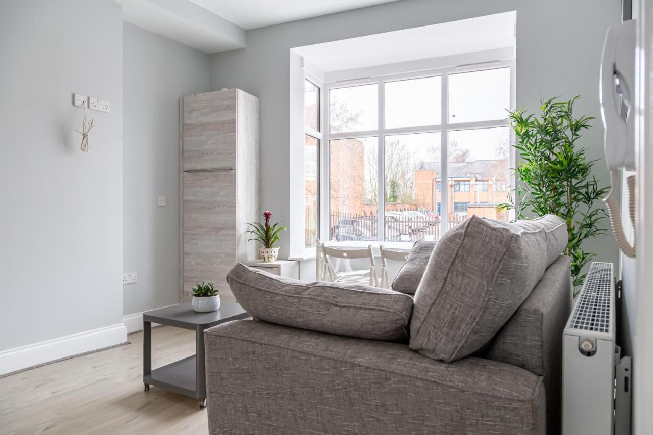 Stunning Property Fully Refurbished Бирмингам Екстериор снимка