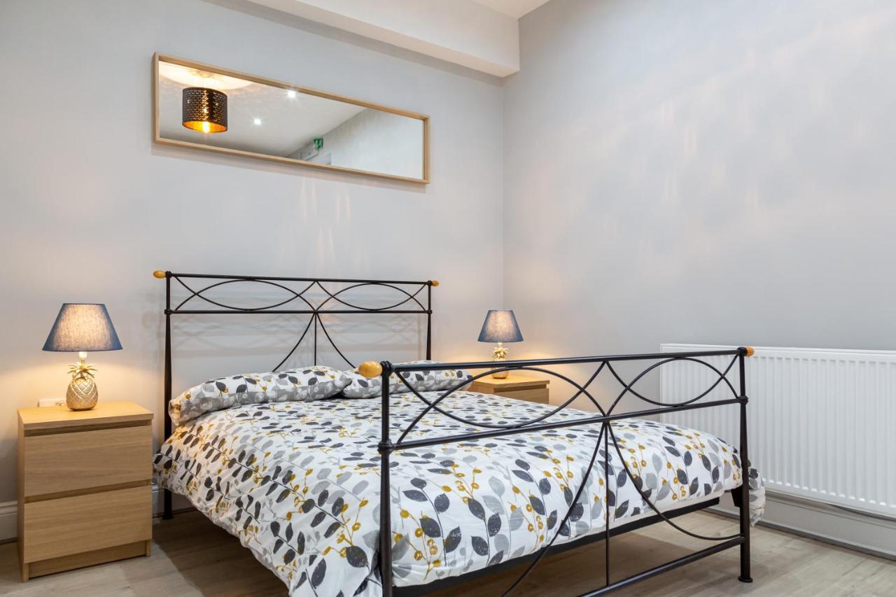 Stunning Property Fully Refurbished Бирмингам Екстериор снимка