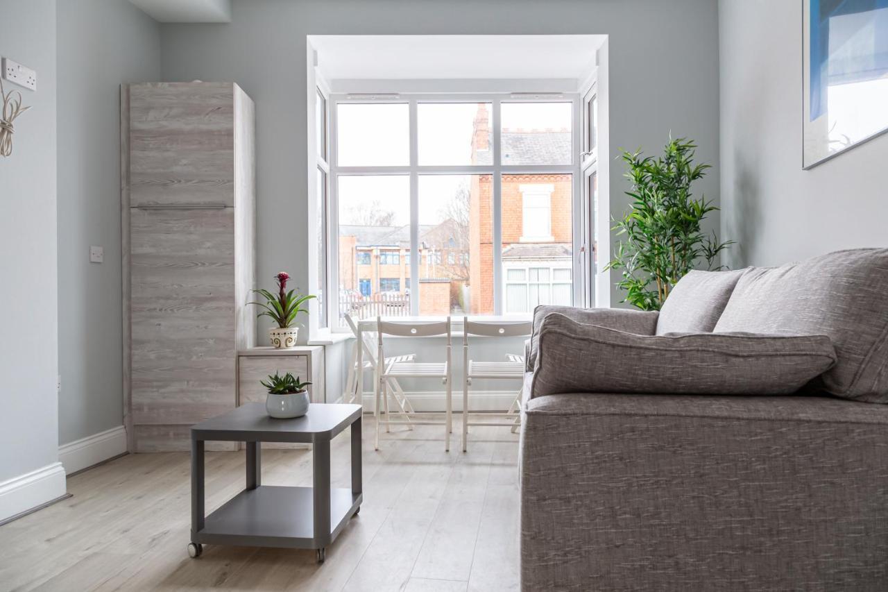 Stunning Property Fully Refurbished Бирмингам Екстериор снимка