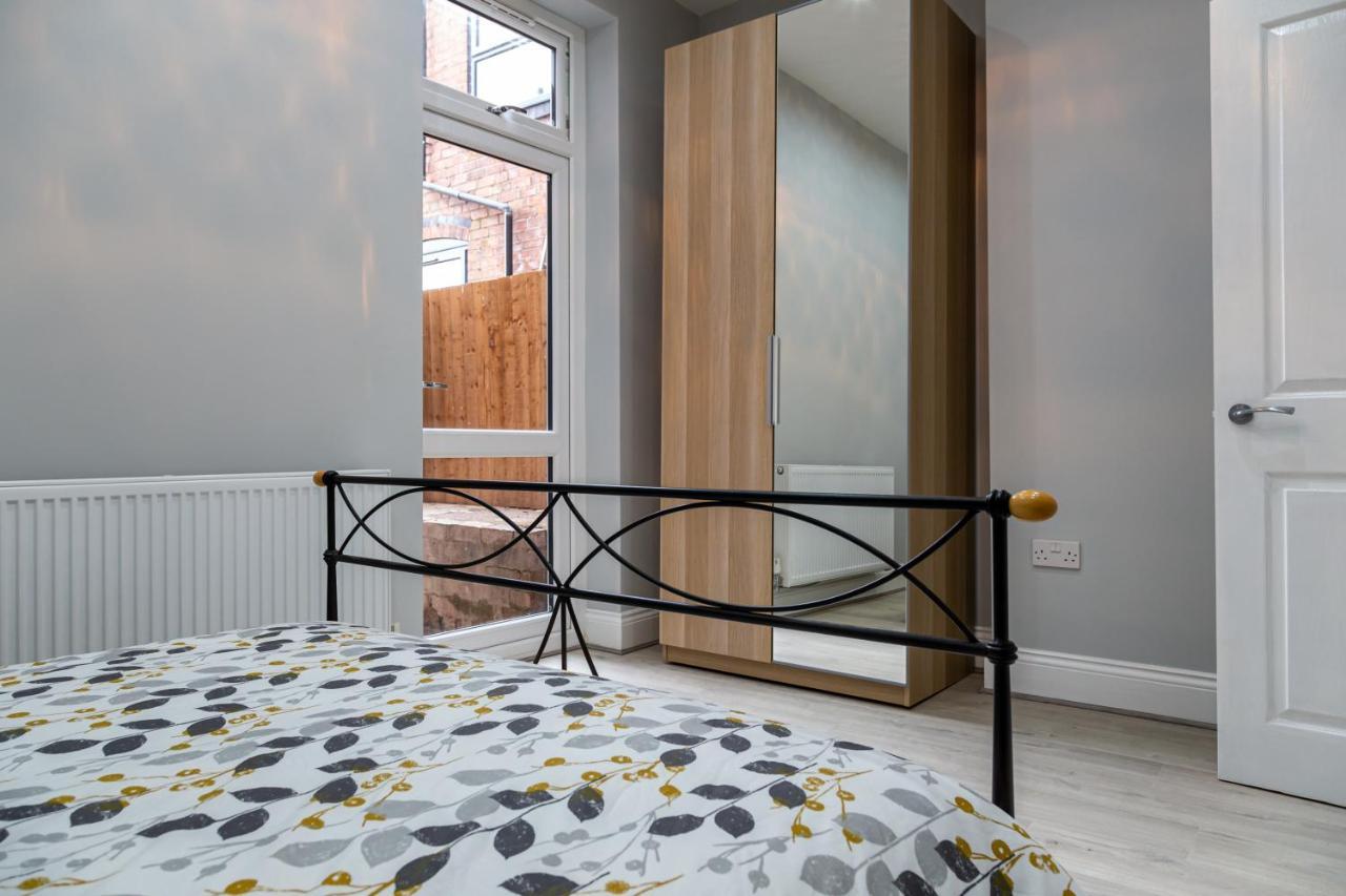 Stunning Property Fully Refurbished Бирмингам Екстериор снимка