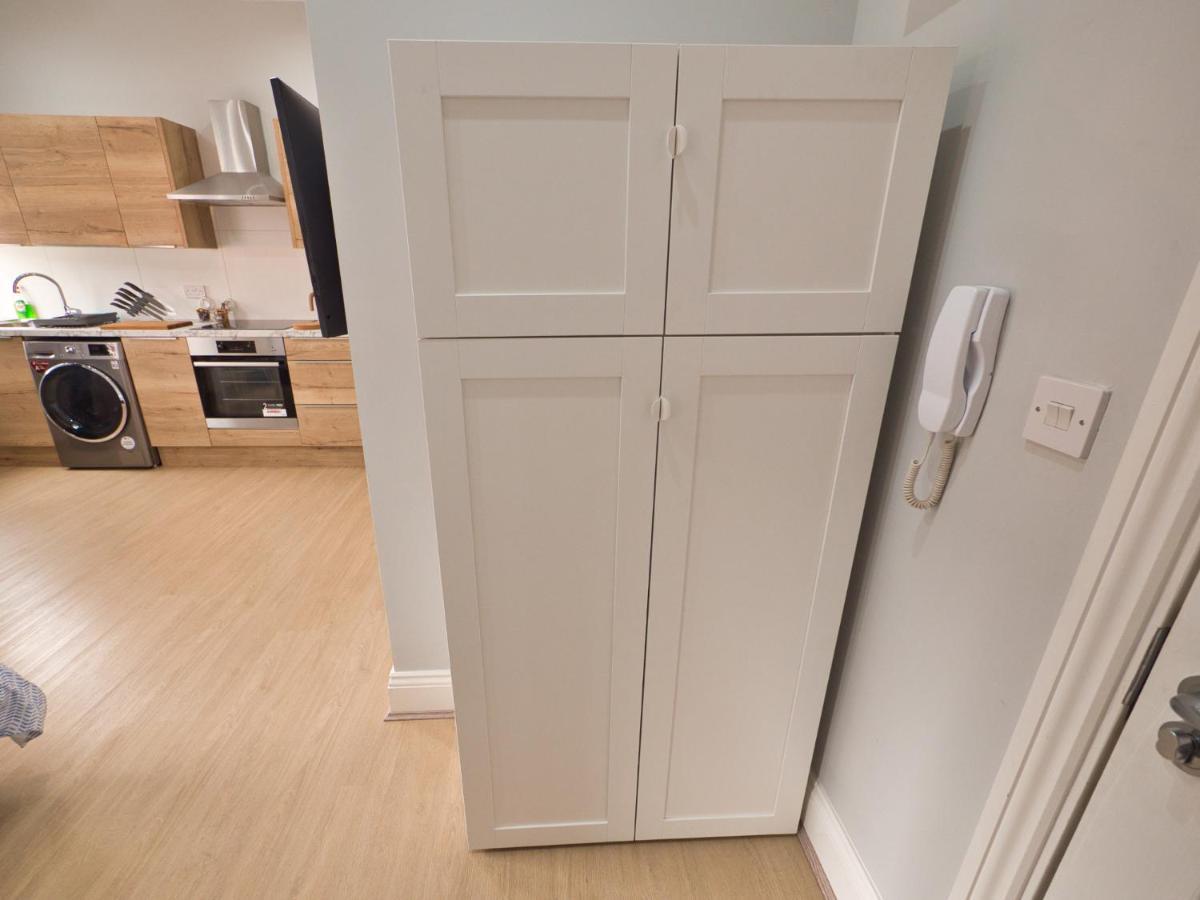 Stunning Property Fully Refurbished Бирмингам Екстериор снимка