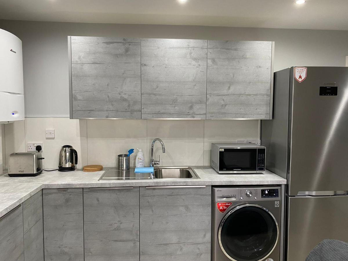 Stunning Property Fully Refurbished Бирмингам Екстериор снимка